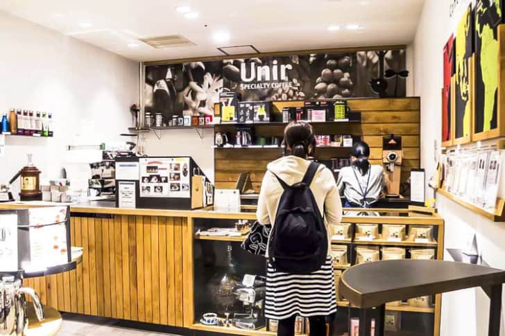 Unirウニールは阪急うめだの意外な場所にあるコーヒー屋/梅田