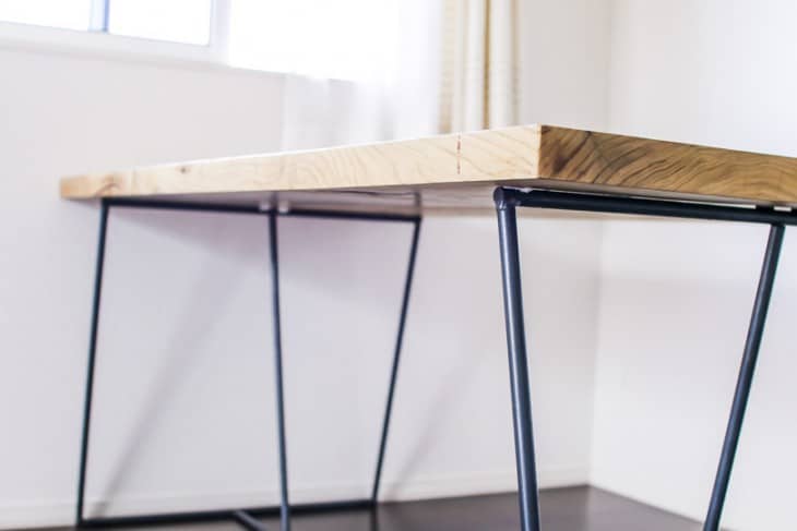 ダイニングテーブルをdiy 天板とアイアン脚 鉄脚 にこだわったテーブルの作り方